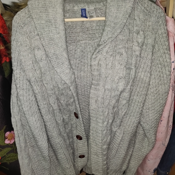 Sweater - Picture 2 of 3